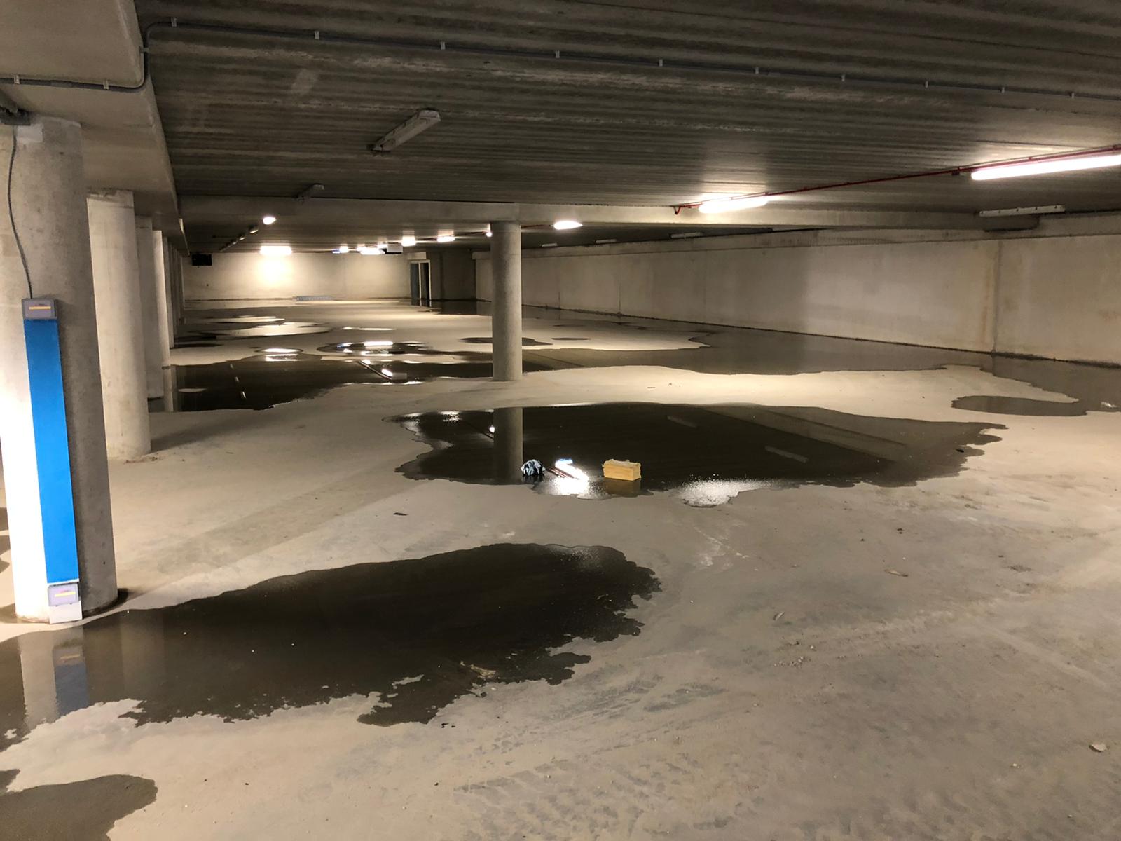 Lekkage water in parkeergarage - wateroverlast waterzuiger