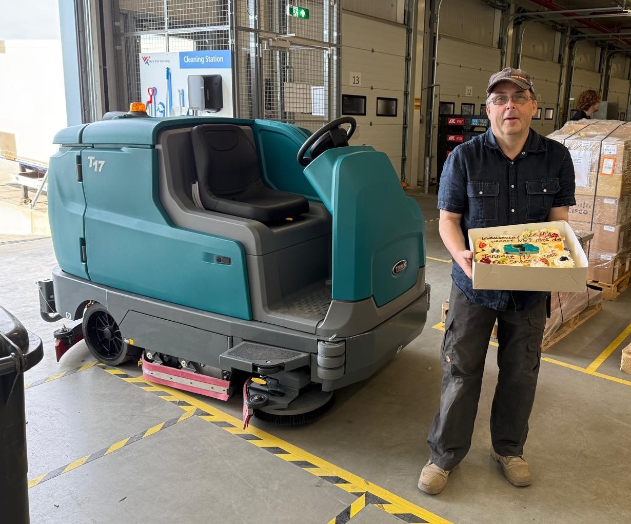 tennant t17 schrobmachines voor wwt amsterdam warehouse